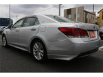 CROWN sedan hybrid