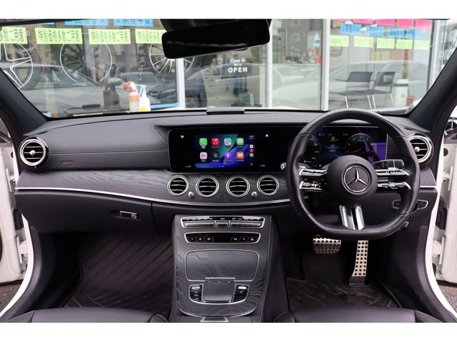 MERCEDES BENZ E class sedan