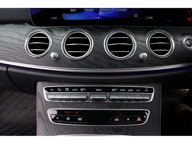 MERCEDES BENZ E class sedan