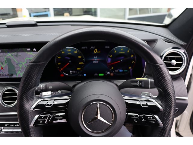 MERCEDES BENZ E class sedan