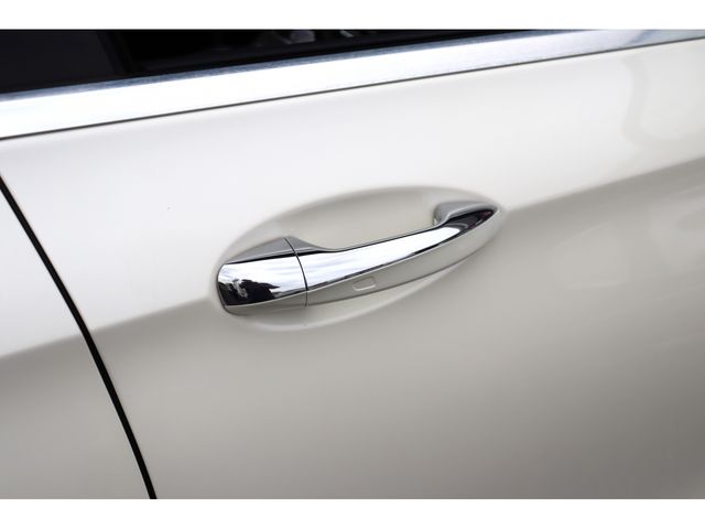 MERCEDES BENZ E class sedan