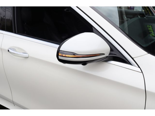 MERCEDES BENZ E class sedan