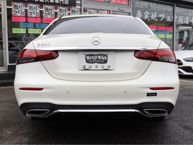 MERCEDES BENZ E class sedan