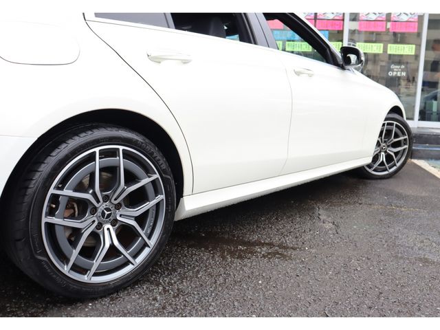 MERCEDES BENZ E class sedan