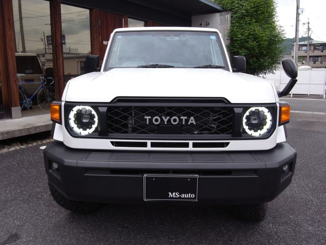 LANDCRUISER 70