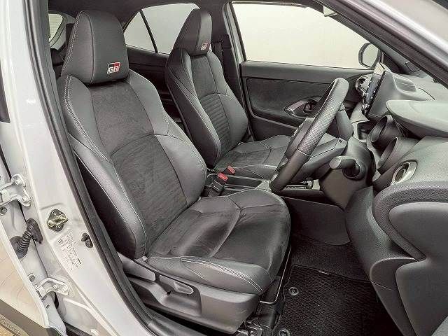 YARIS CROSS HYBRID