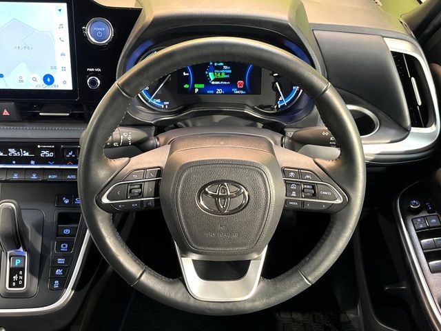 VOXY HYBRID