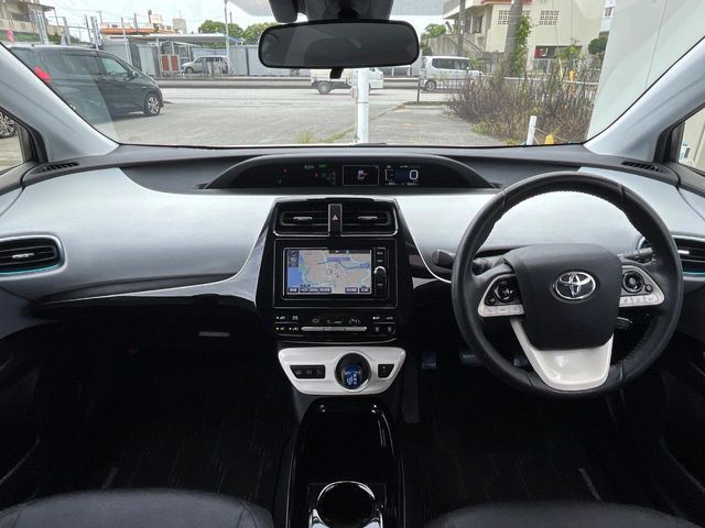 PRIUS PHV
