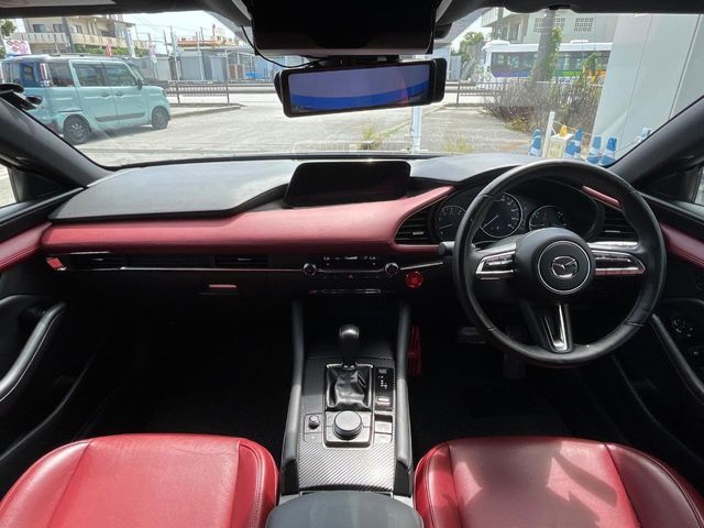 MAZDA3 FASTBACK
