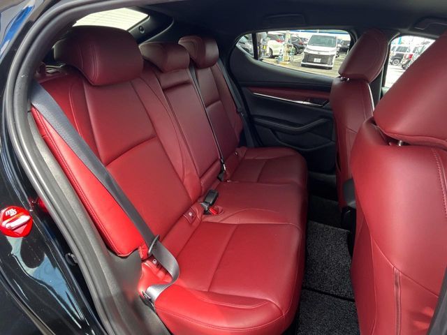 MAZDA3 FASTBACK