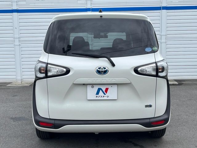 SIENTA HYBRID