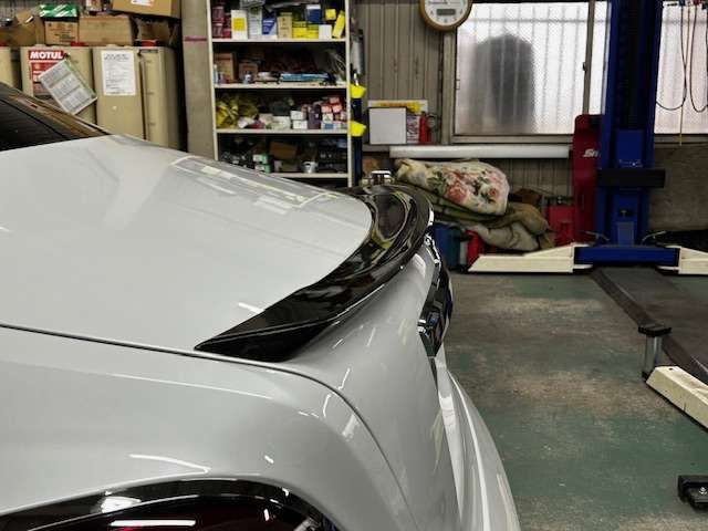 ROLLS-ROYCE