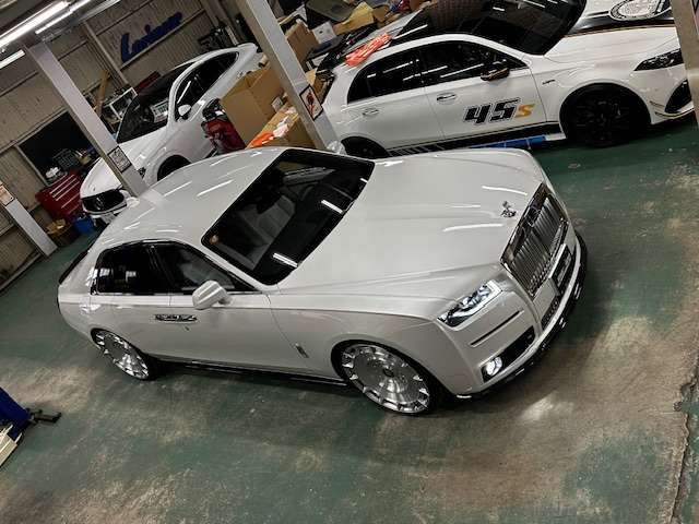 ROLLS-ROYCE