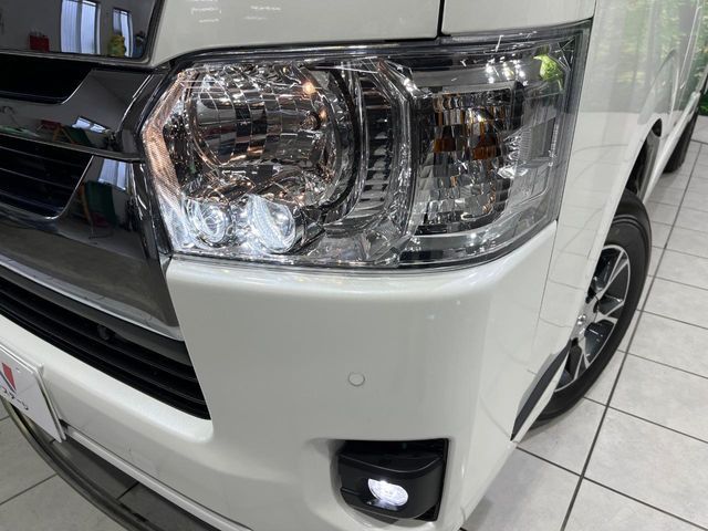 HIACE van 4WD