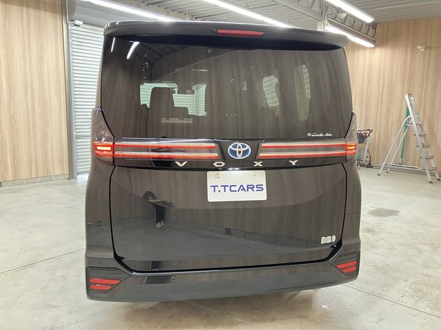 VOXY HYBRID