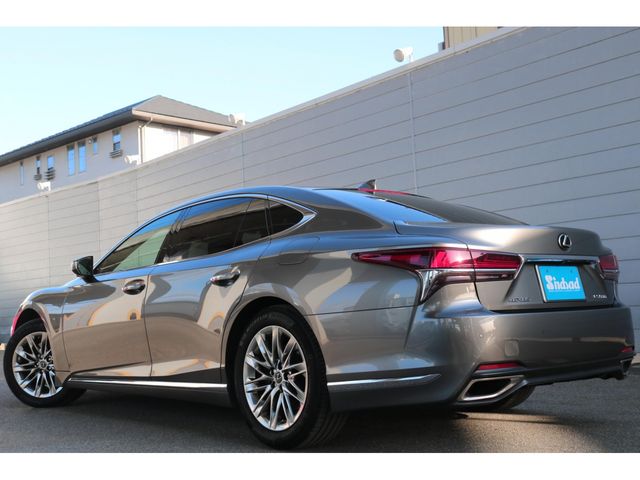 LEXUS LS500