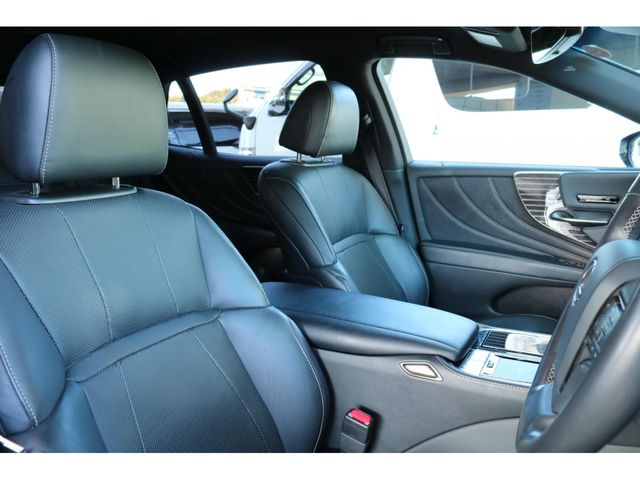 LEXUS LS500