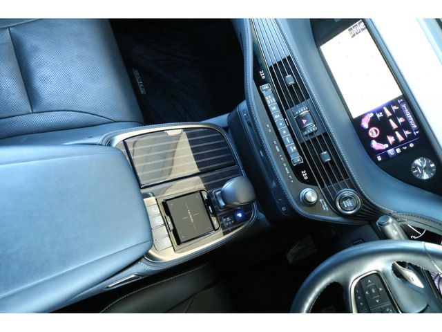 LEXUS LS500