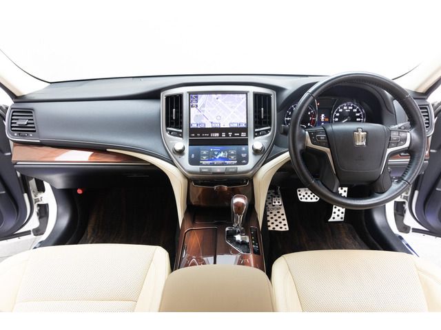CROWN sedan