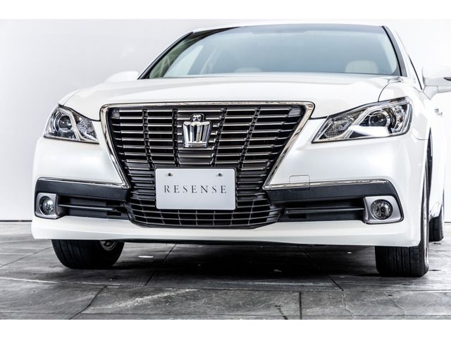 CROWN sedan