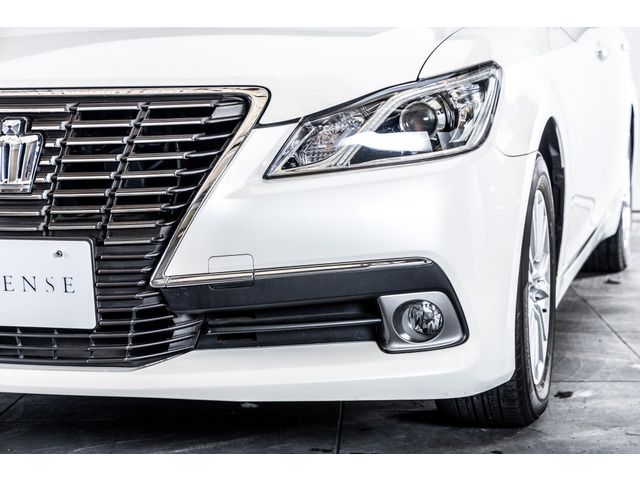 CROWN sedan