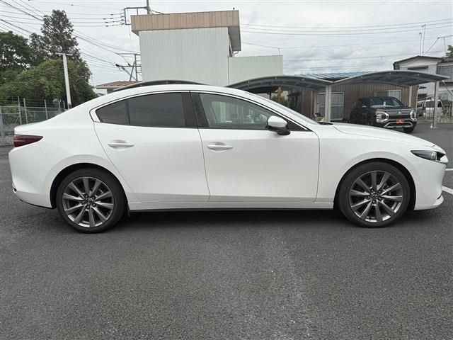 MAZDA3 SEDAN