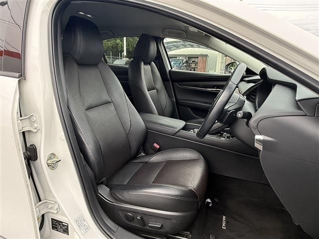 MAZDA3 SEDAN