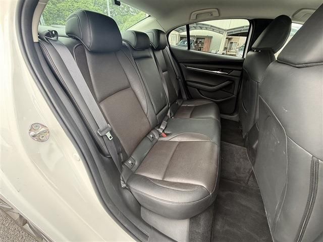 MAZDA3 SEDAN