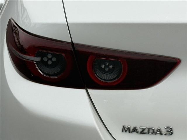 MAZDA3 SEDAN
