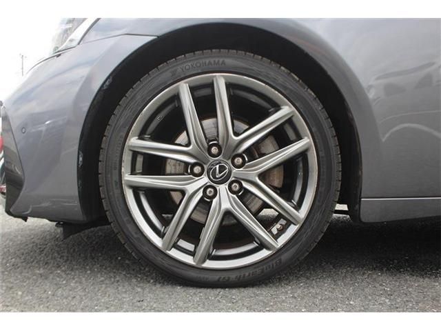 LEXUS IS300h