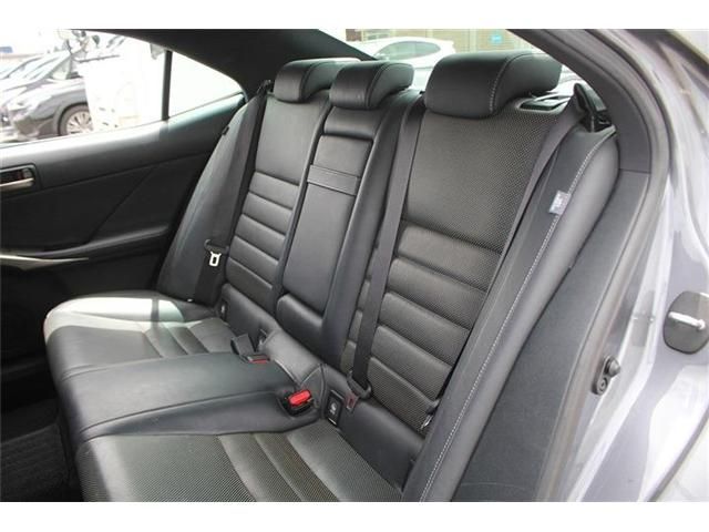 LEXUS IS300h