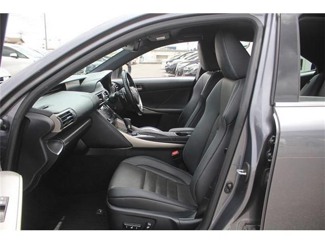 LEXUS IS300h