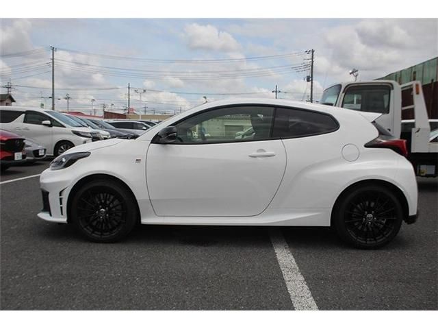 GR YARIS