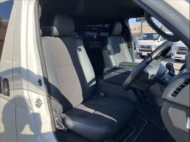 HIACE van 2WD