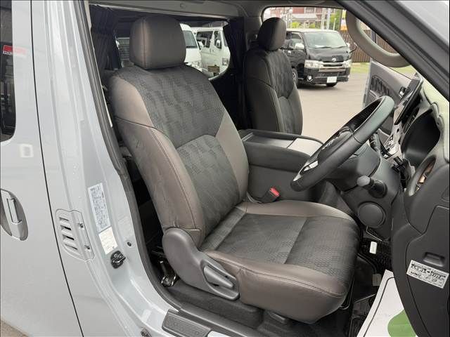 CARAVAN van 4WD