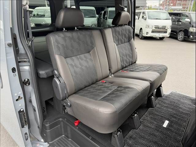 CARAVAN van 4WD