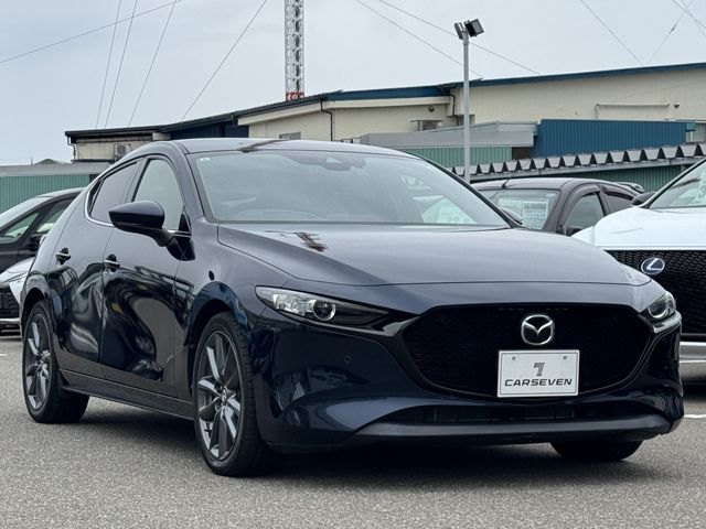 MAZDA3 FASTBACK
