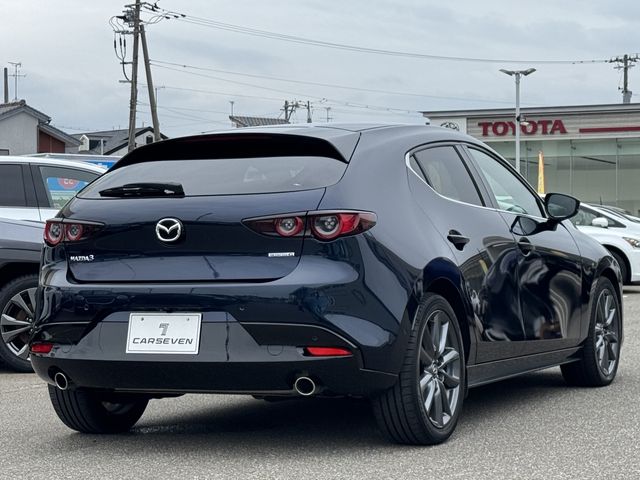 MAZDA3 FASTBACK