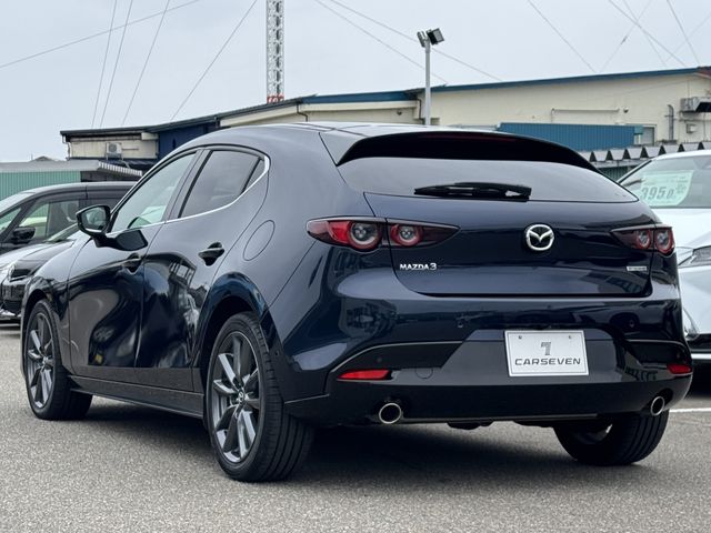 MAZDA3 FASTBACK