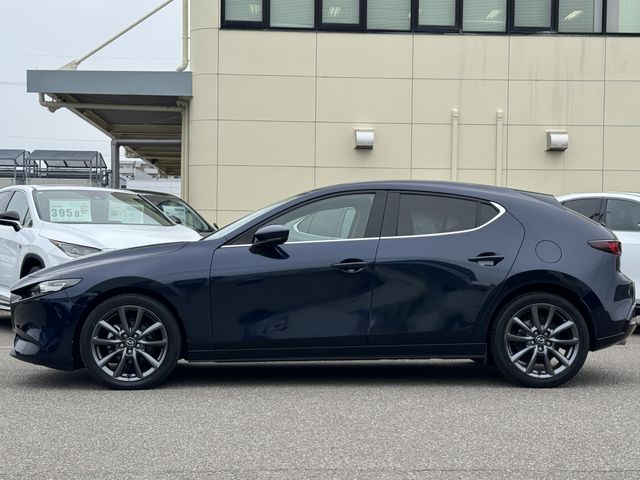 MAZDA3 FASTBACK