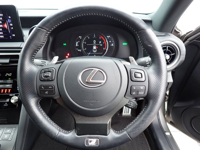 LEXUS IS300h