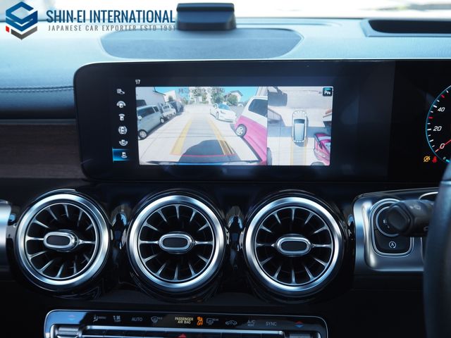 MERCEDES BENZ GLB