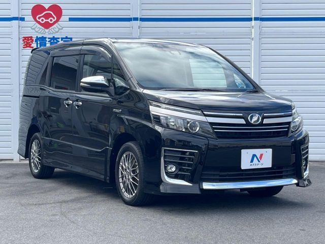 VOXY HYBRID