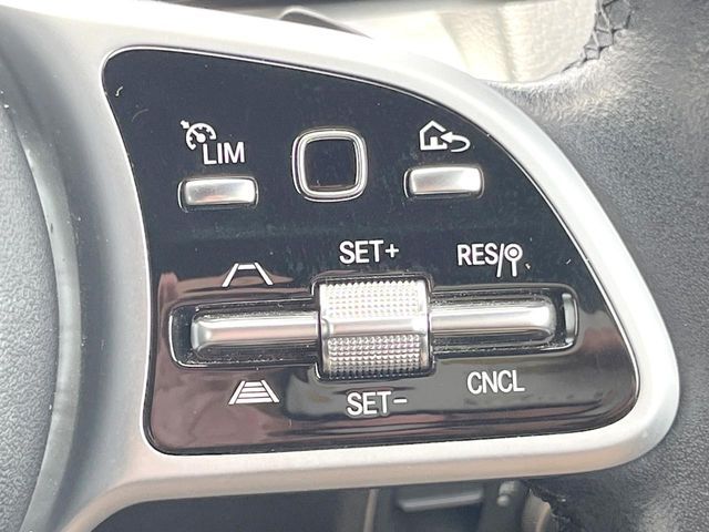 MERCEDES BENZ GLB