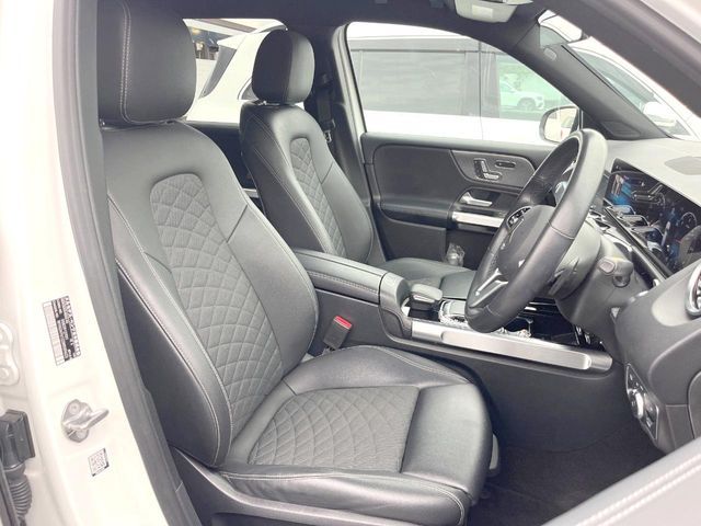 MERCEDES BENZ GLB