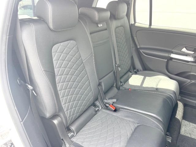 MERCEDES BENZ GLB