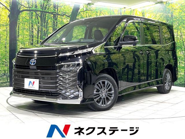 VOXY HYBRID 4WD