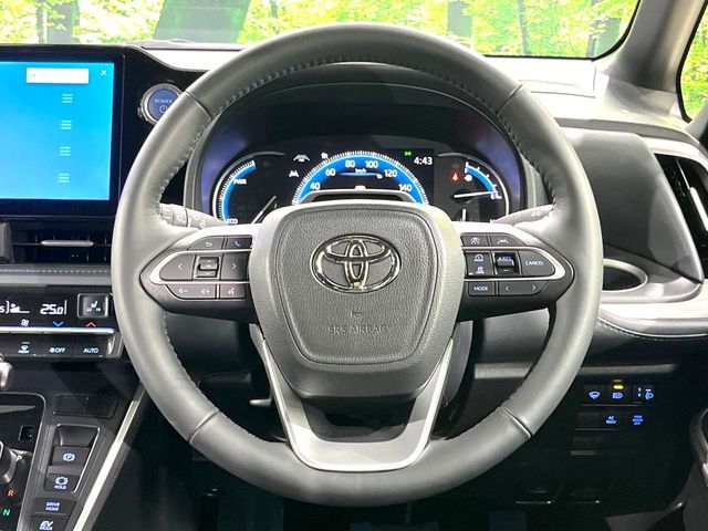 VOXY HYBRID 4WD