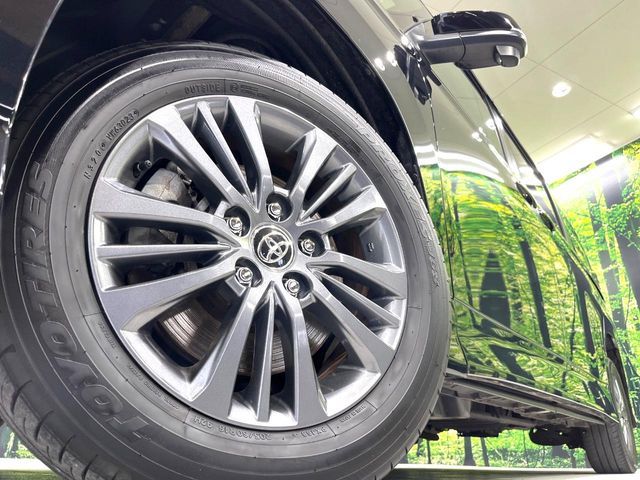 VOXY HYBRID 4WD