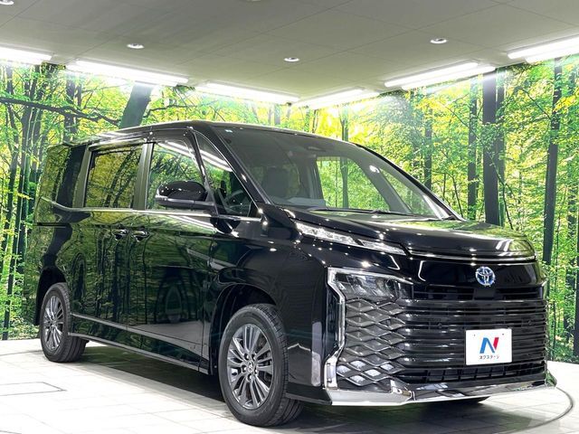 VOXY HYBRID 4WD